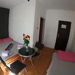 With Parking Space - 17058 Apartmán